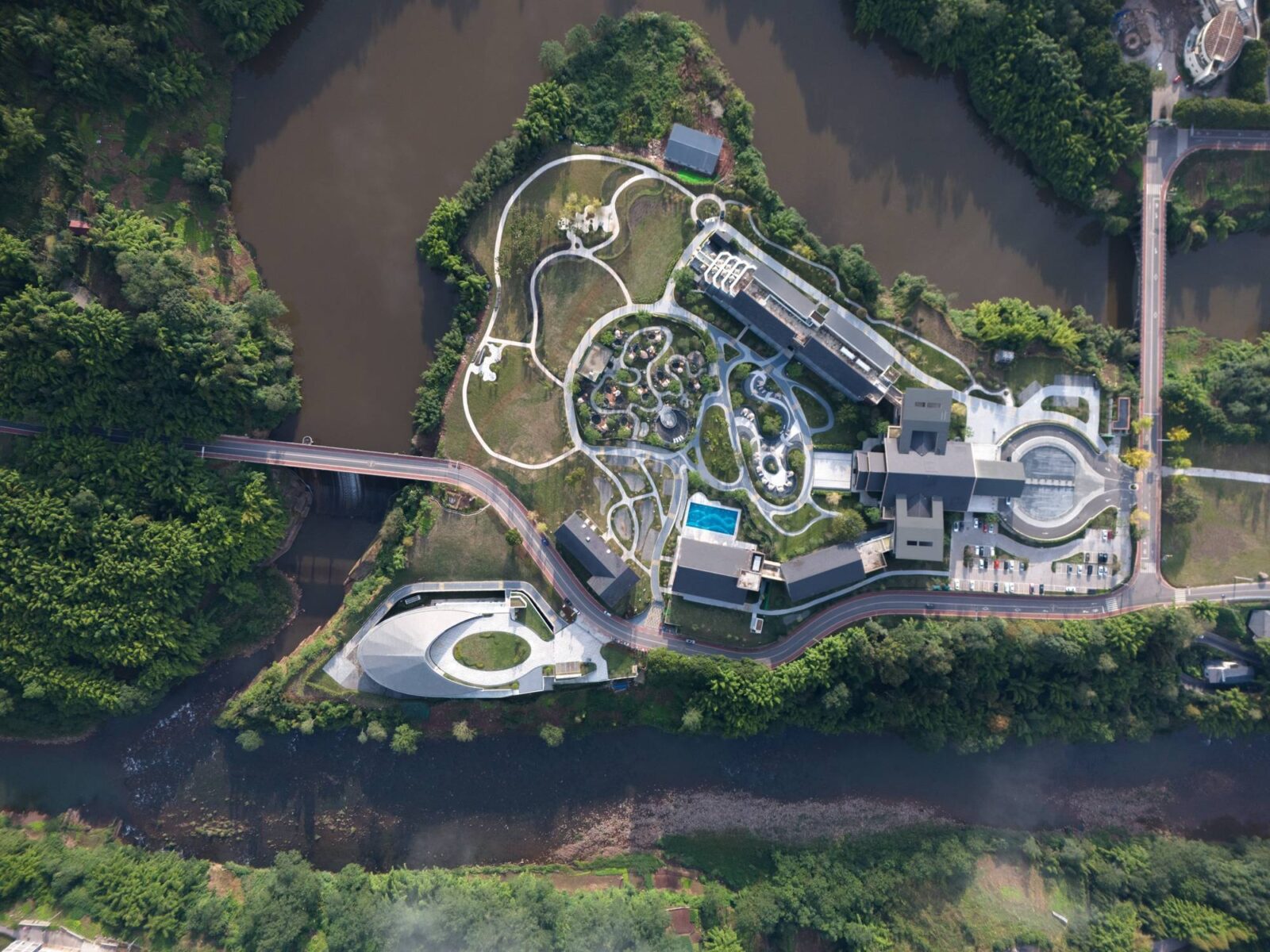 Zhougong Mountain International Conference Center by Big Valley Design