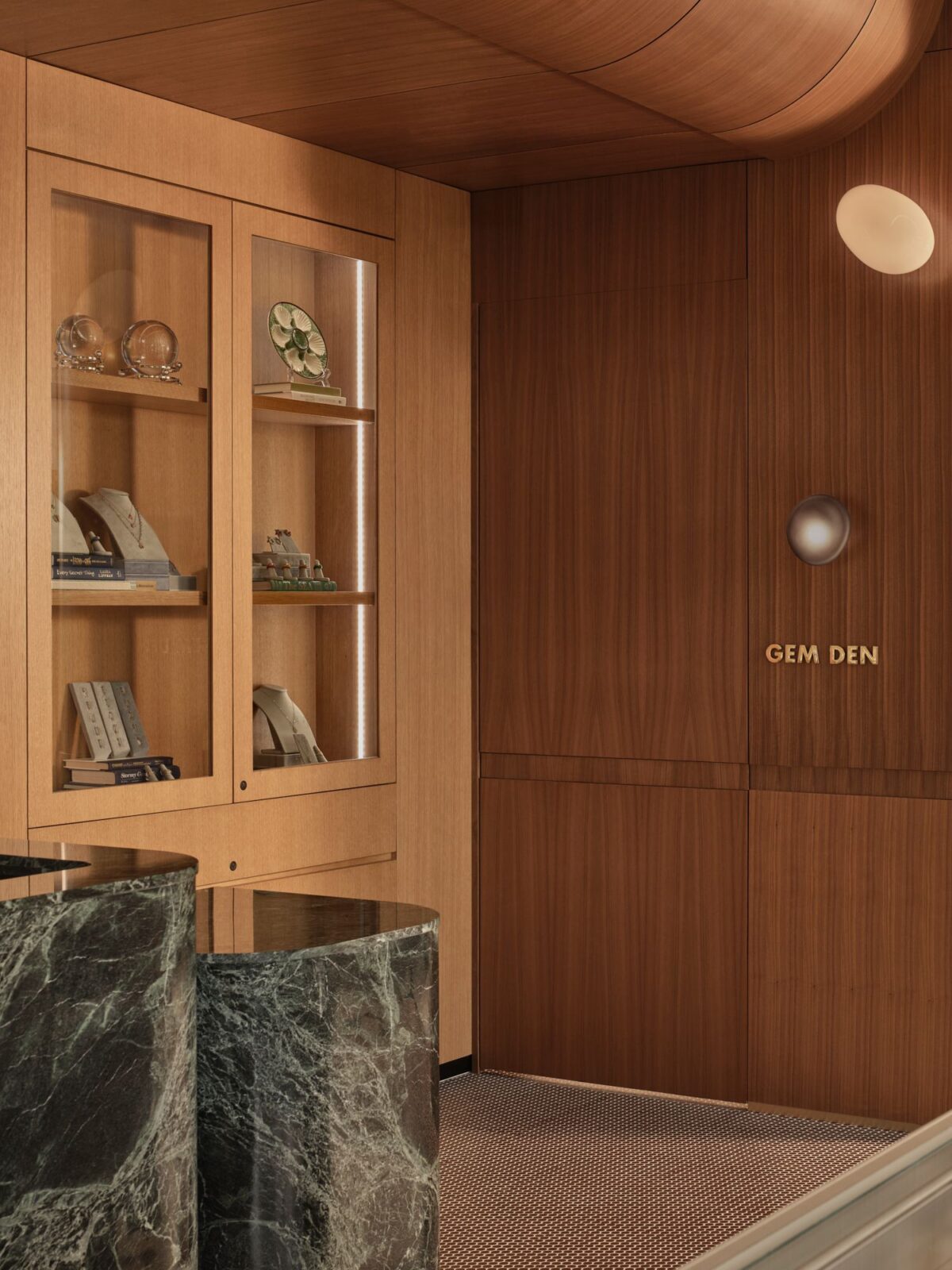 Henri Noël jewellery store by DS Studio