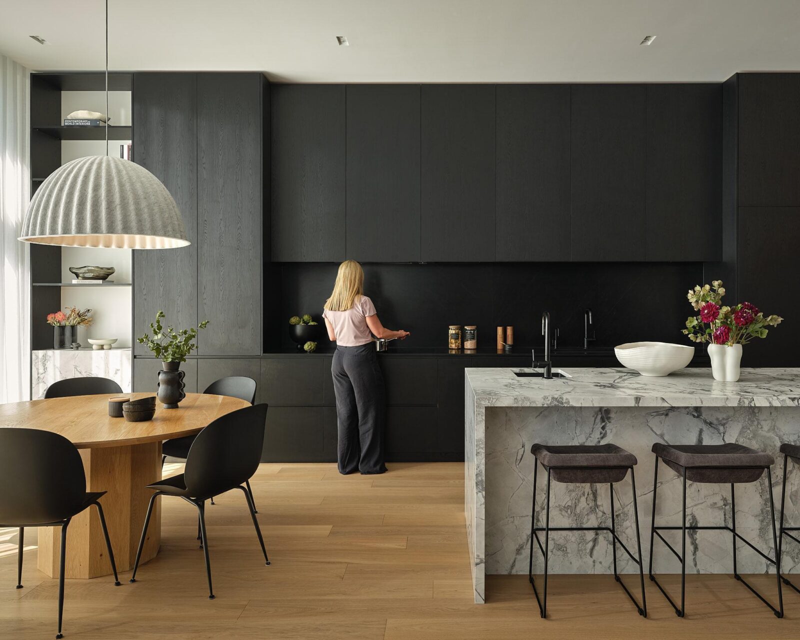 House 117 in Toronto by Izen Architecture Inc. and DS Interiors Inc.