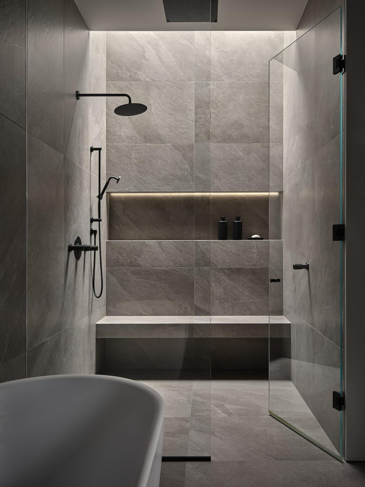 House 117 in Toronto by Izen Architecture Inc. and DS Interiors Inc.
