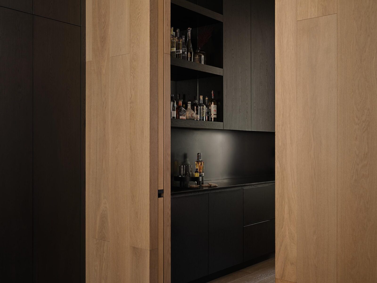 House 117 in Toronto by Izen Architecture Inc. and DS Interiors Inc.