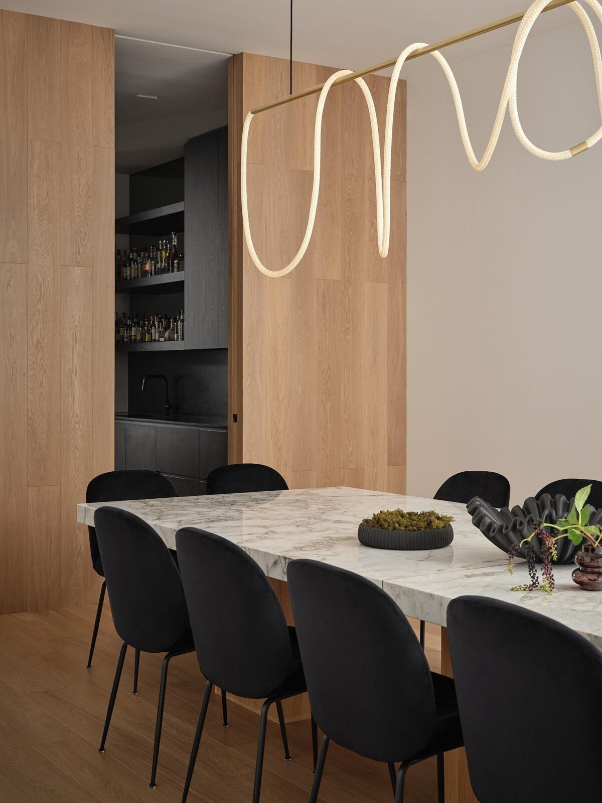 House 117 in Toronto by Izen Architecture Inc. and DS Interiors Inc.