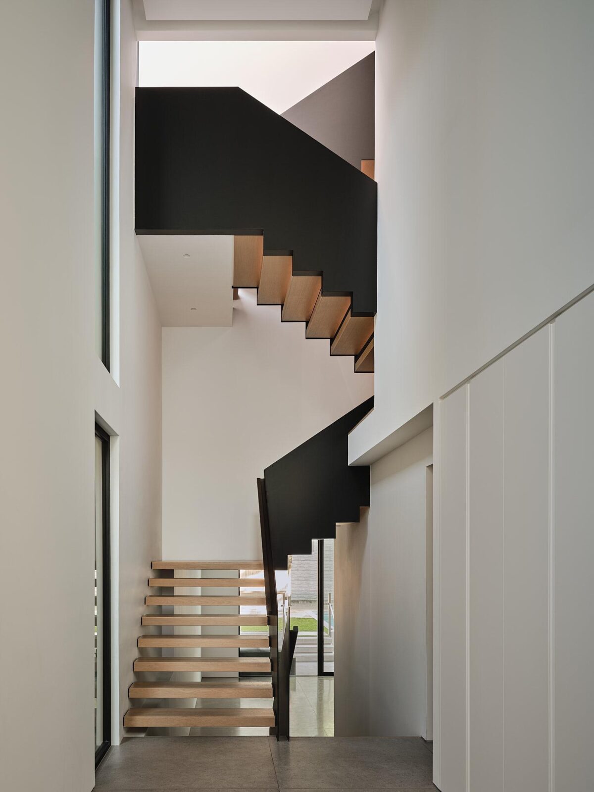 House 117 in Toronto by Izen Architecture Inc. and DS Interiors Inc.