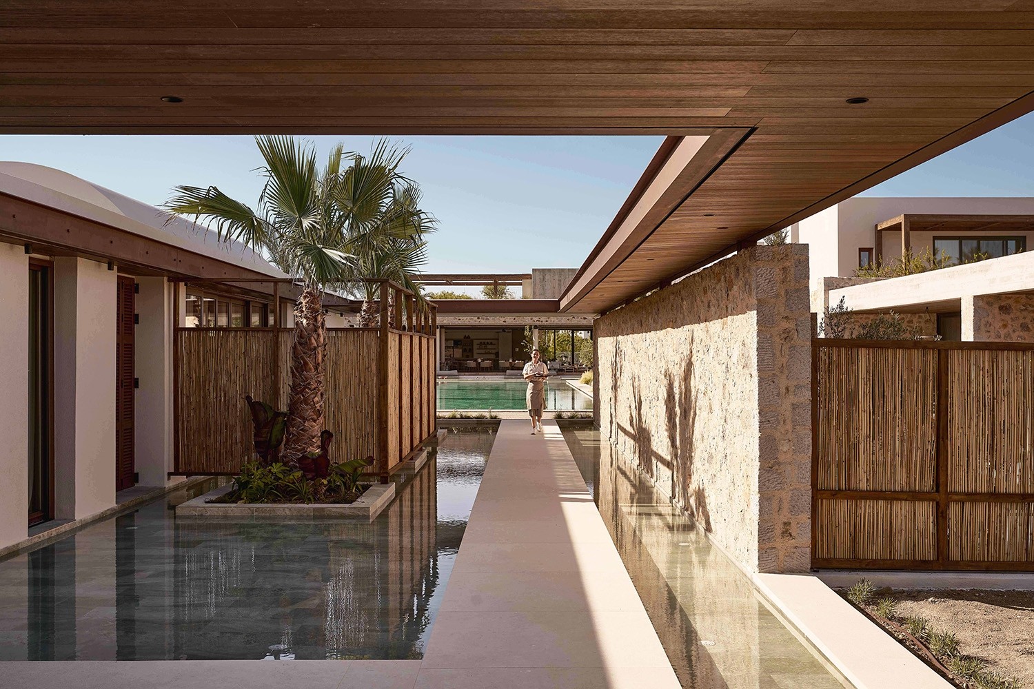 THEROS ALL SUITE HOTEL by Mastrominas Architecture