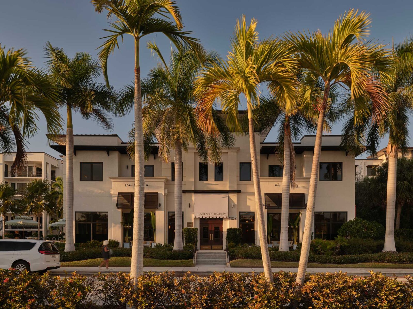 Henri Noël jewellery store by DS Studio