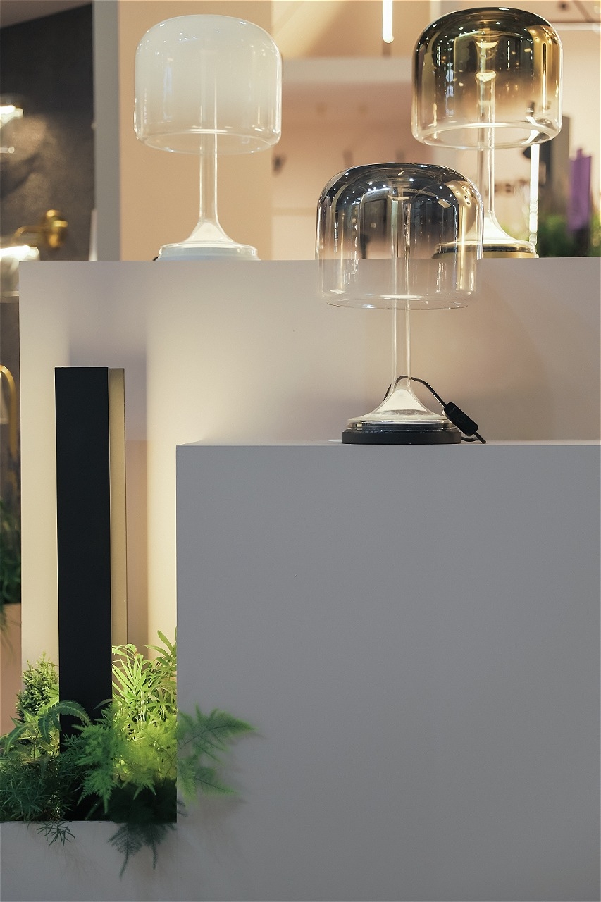 Spirito glass table lamp by Maytoni