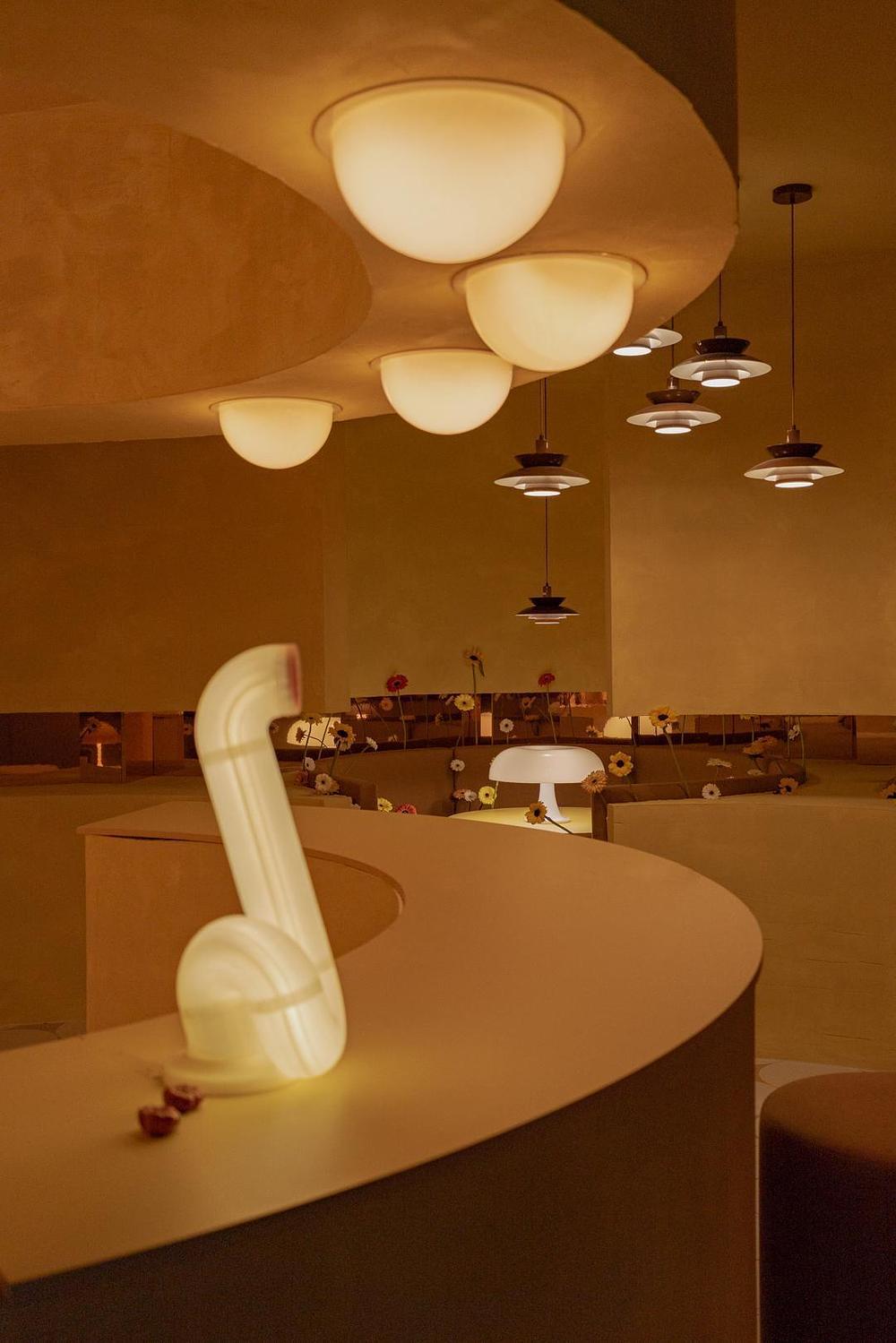 Sentry Sculpture Light