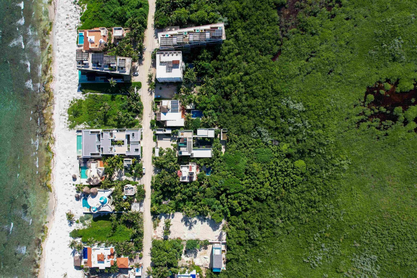 Casa Vihara by Di Frenna Arquitectos