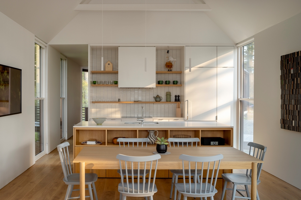 Kitchen and dining area