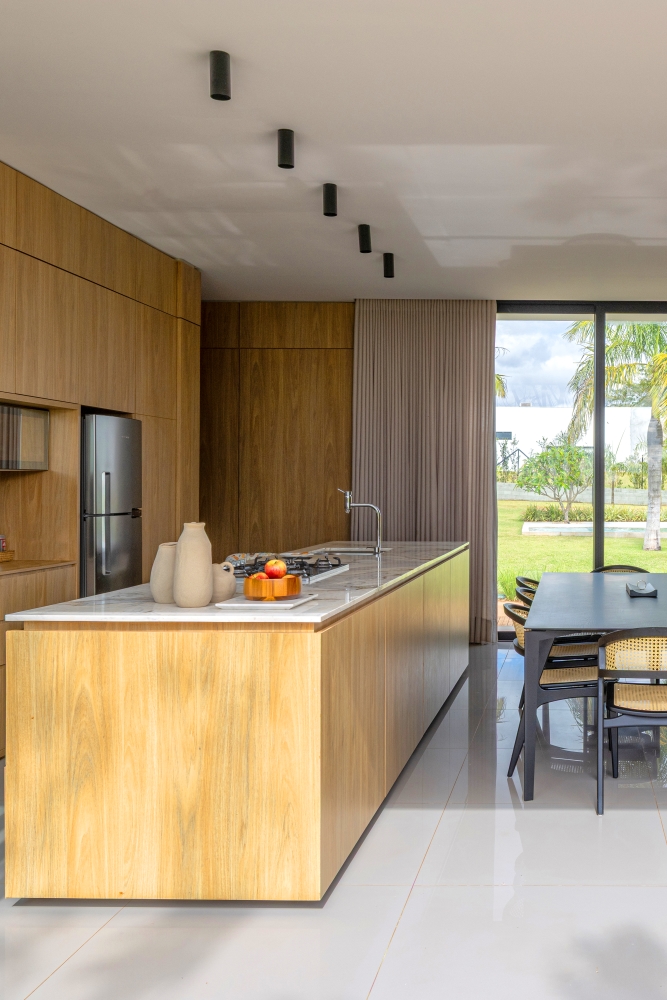 kitchen/gourmet area