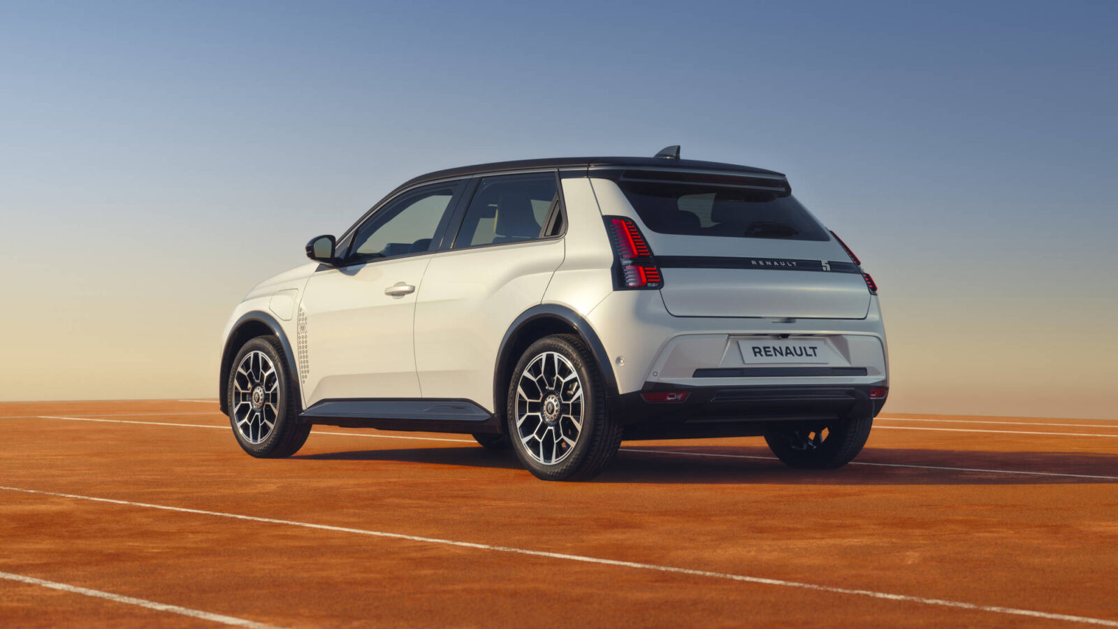 Renault 4 Roland-Garros E-Tech electric Show-car