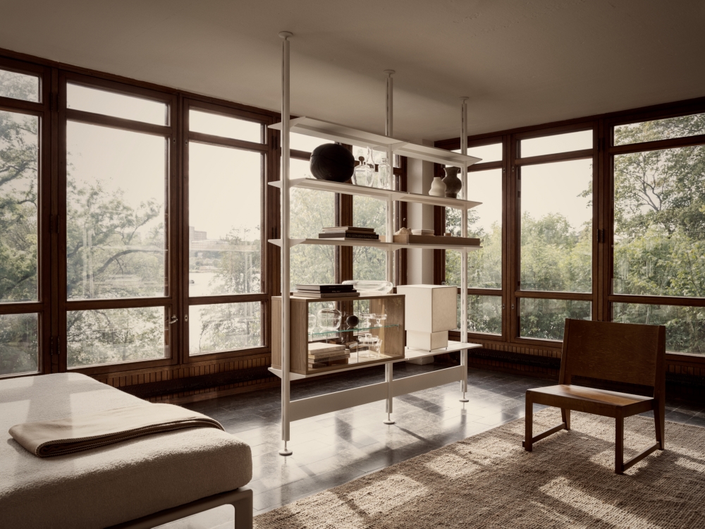 String Pira, White Oak Clear Glass Cabinet, String Furniture,