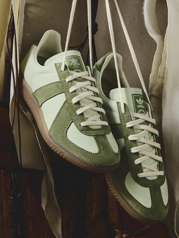 Tent Green & Aero Green
