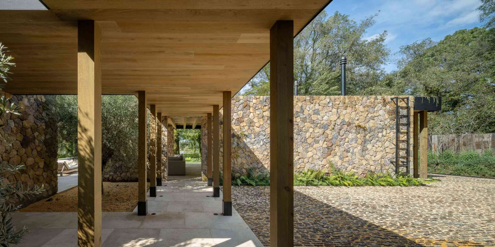 Casa de al Lado by Chain + Siman