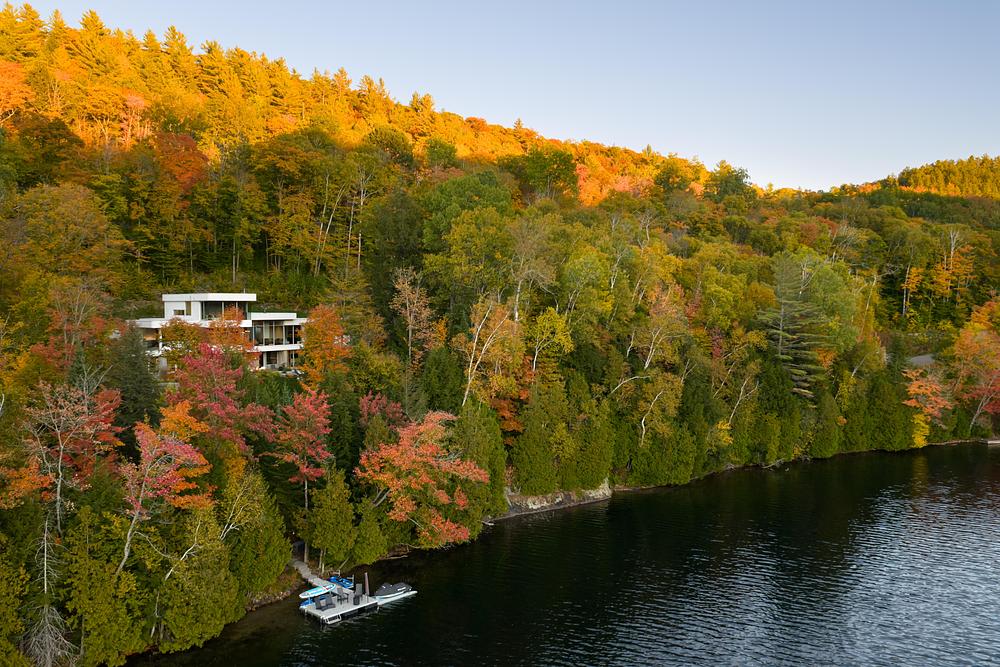 The Albatross - A Modern Family Retreat in Quebec by MU Architecture
