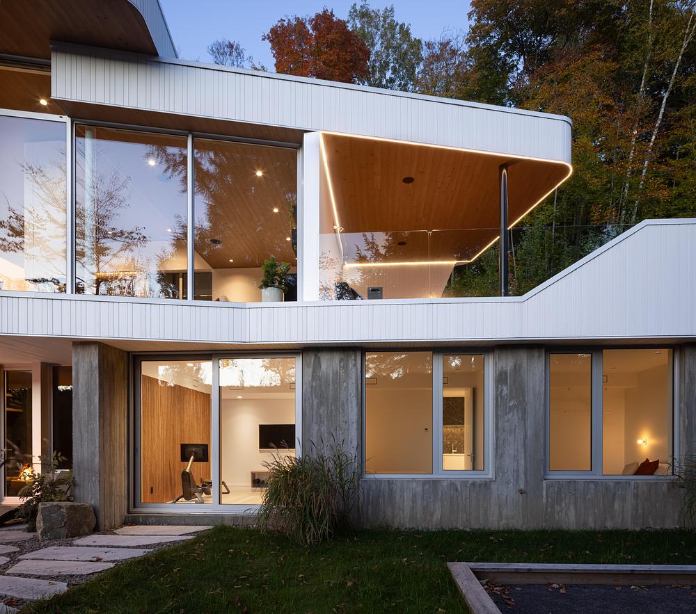 The Albatross - A Modern Family Retreat in Quebec by MU Architecture