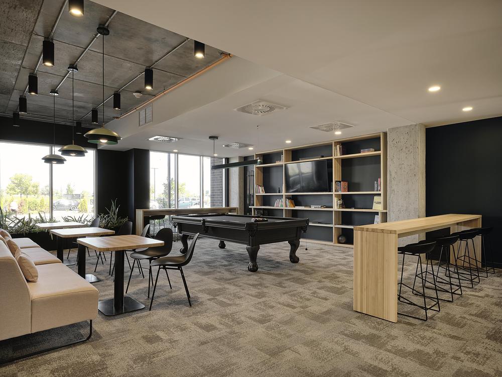 Cloria Beloeil retirement home pool room
