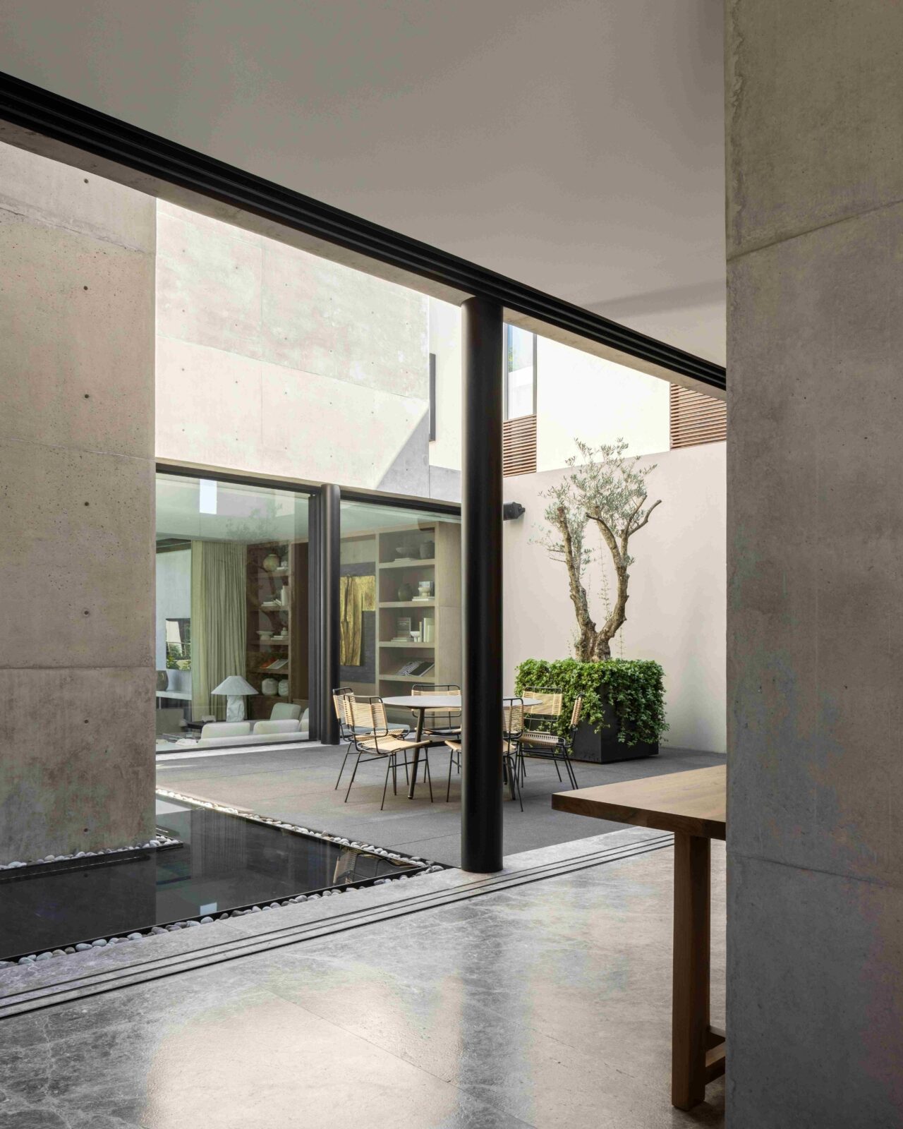 Casa Ailes by Jaime Guzmán Creative Group Photo credit: Rafael Gamo