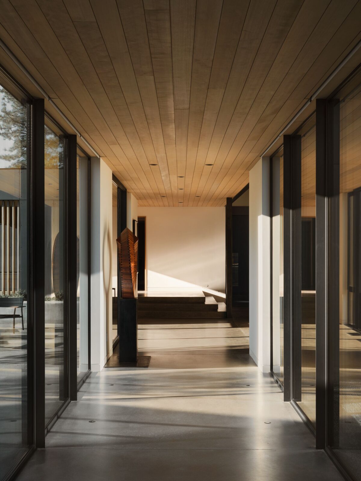 Bend Hideaway house in Oregon forest by Feldman Architecture