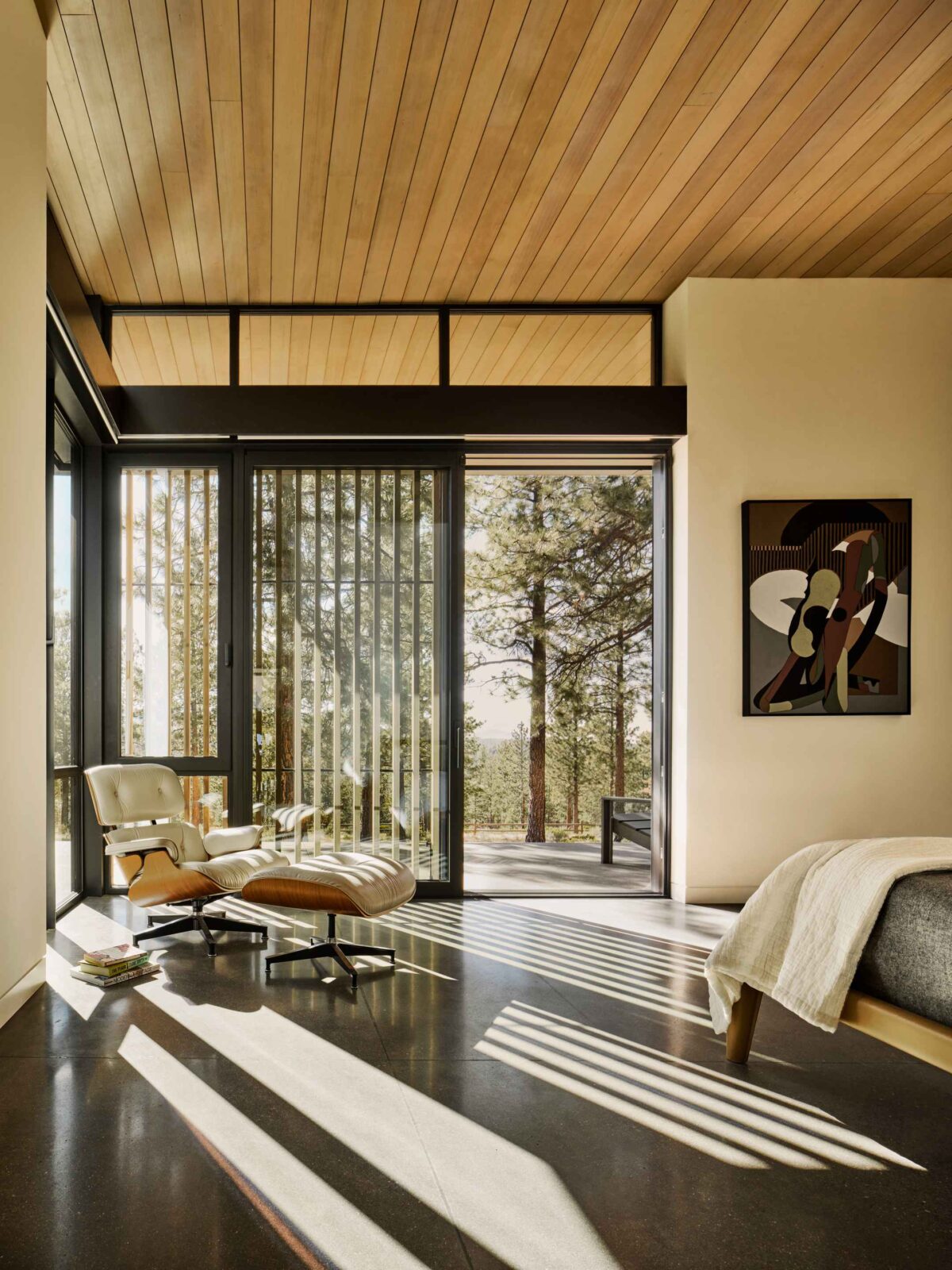 Bend Hideaway house in Oregon forest by Feldman Architecture
