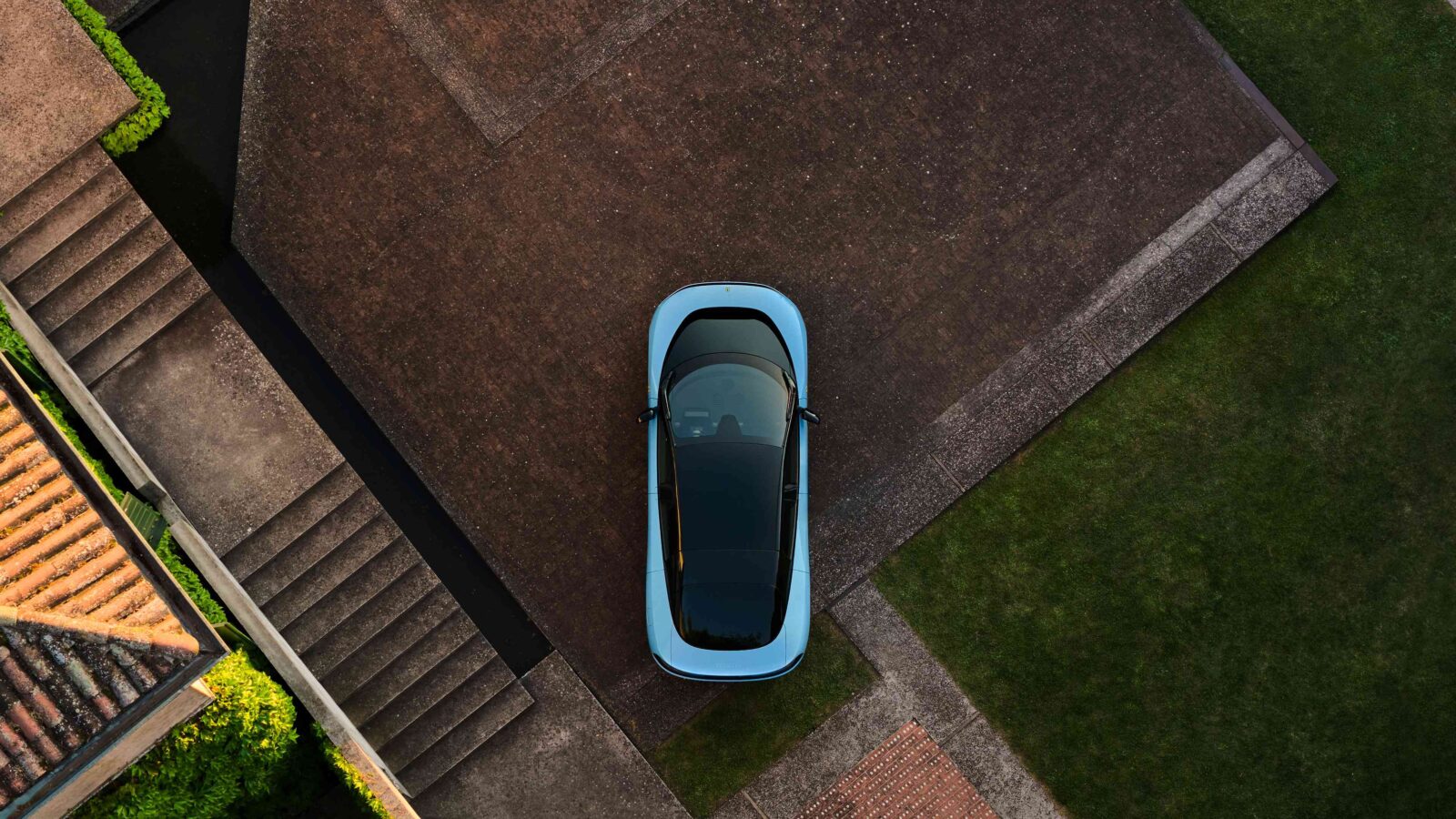 Ferrari launched the electric sportscar Ferrari Luce