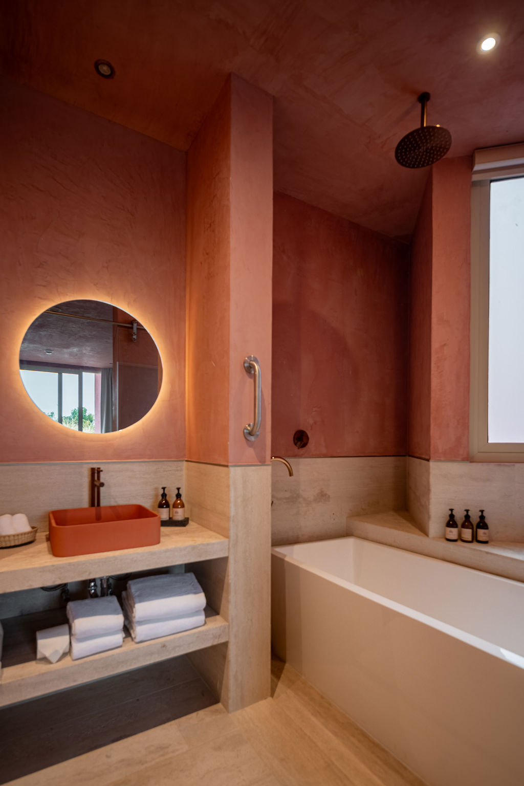Laiva Plaza boutique hotel by studio RA!