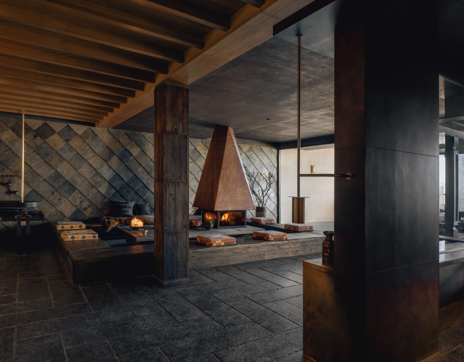 Kawagebo Snow Mountain Hotel in China by Moguang Studio