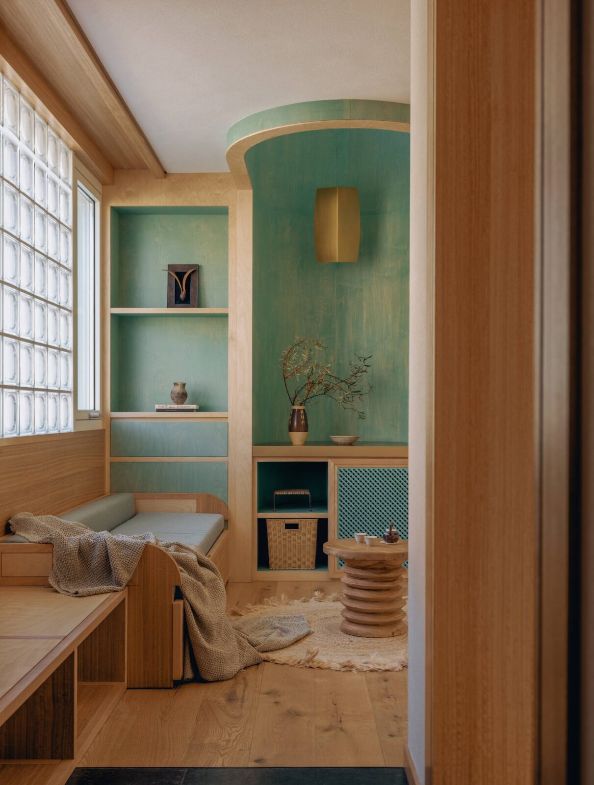 Kawagebo Snow Mountain Hotel in China by Moguang Studio