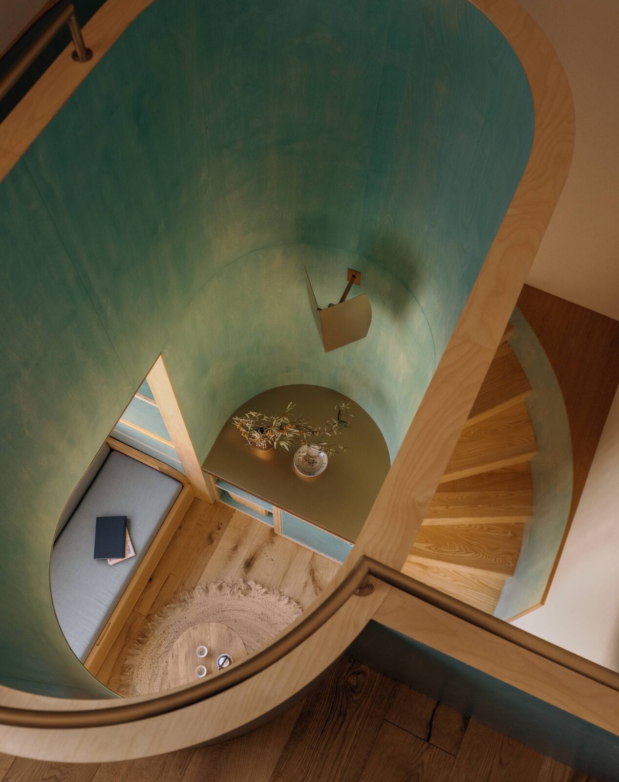 Kawagebo Snow Mountain Hotel in China by Moguang Studio