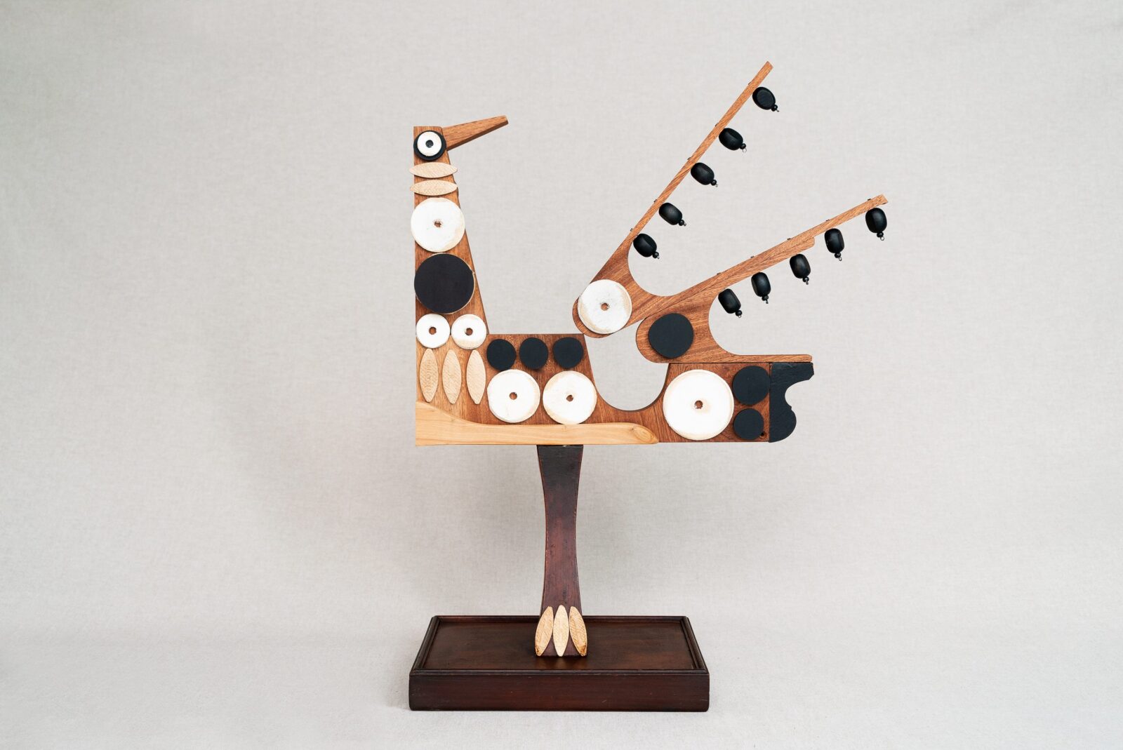 Sculpture by Oficina Marques