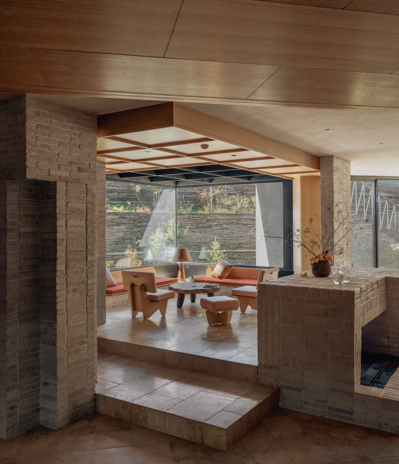 Kawagebo Snow Mountain Hotel in China by Moguang Studio
