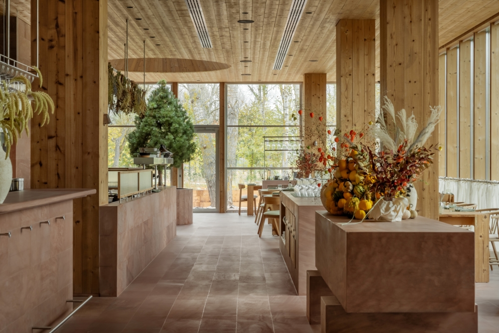 Farm Table interior