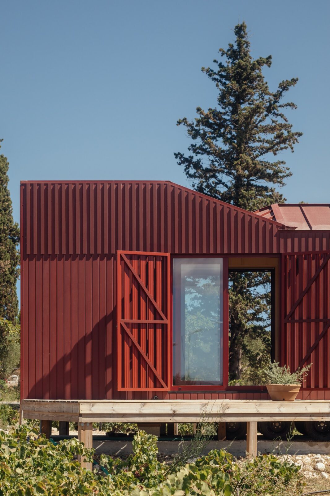 The Root timber cabin by KasawoKasawoo Photo Credit: Jim Stephenson