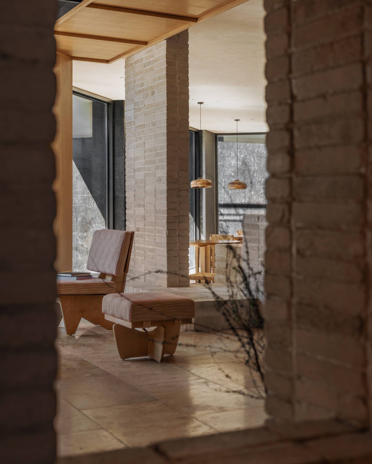Kawagebo Snow Mountain Hotel in China by Moguang Studio