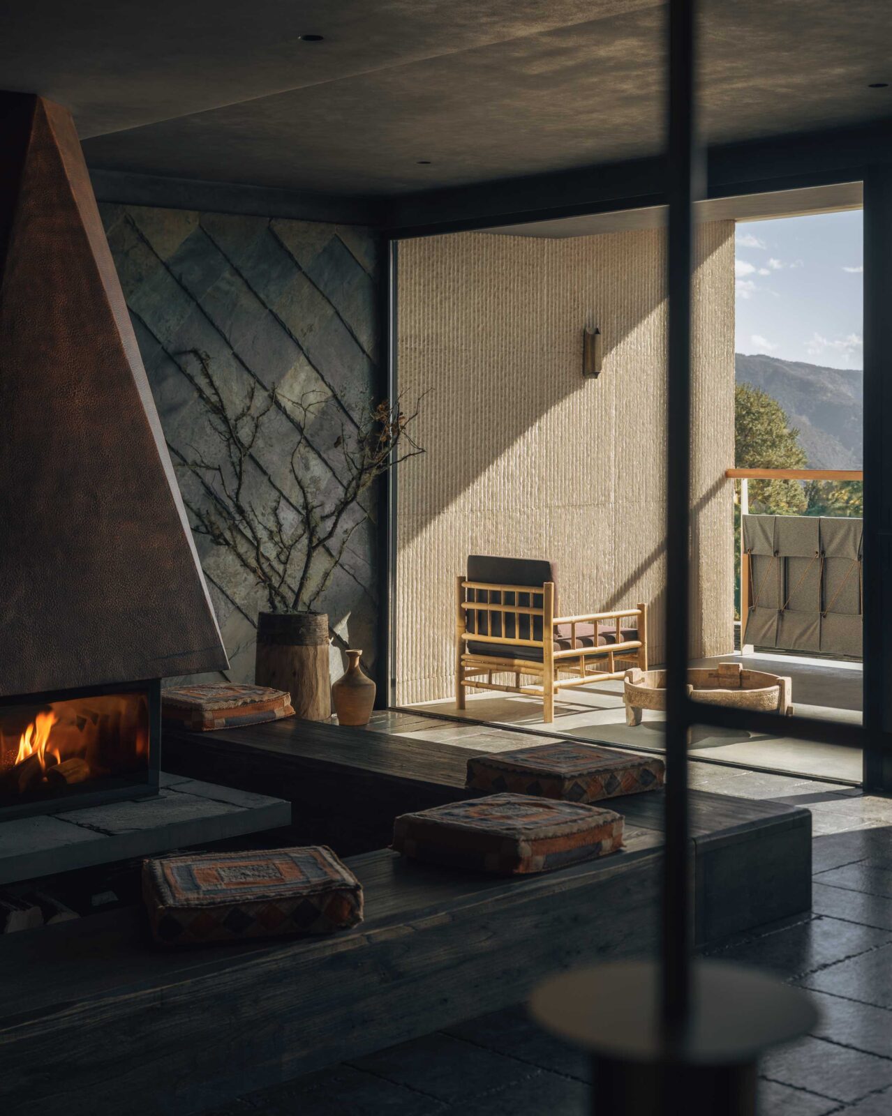 Kawagebo Snow Mountain Hotel in China by Moguang Studio