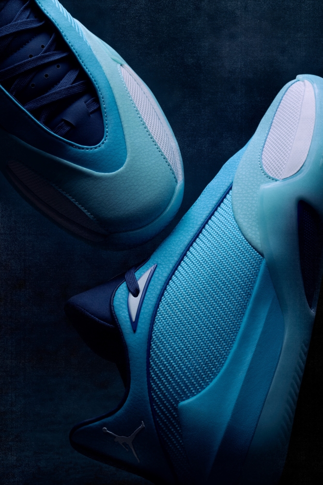 Jordan Brand triangle Baltic Blue