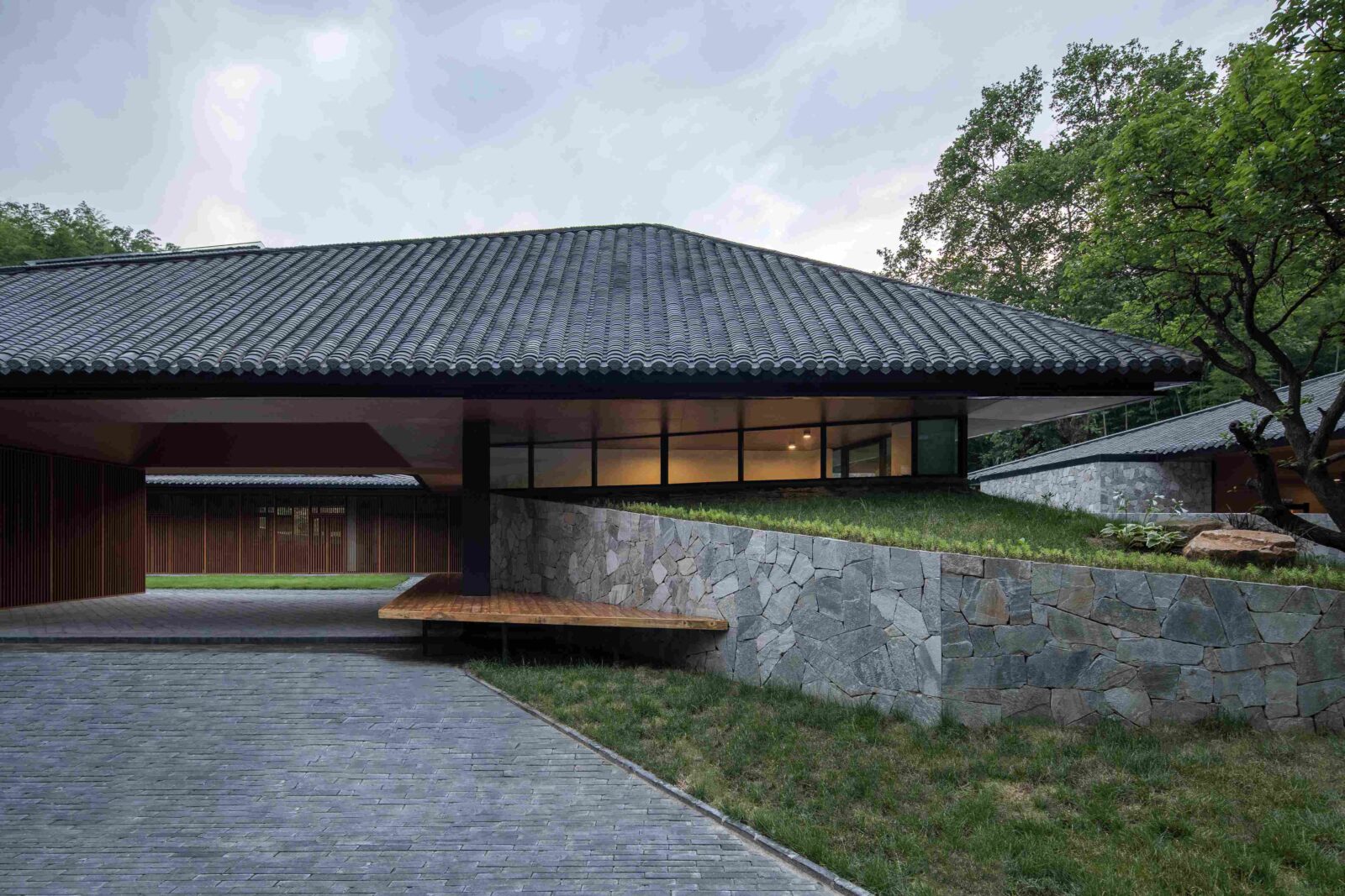 The Wuxiang Mountain National Forest Park by Mix Architecture. Photo by Xiaobin Lv.