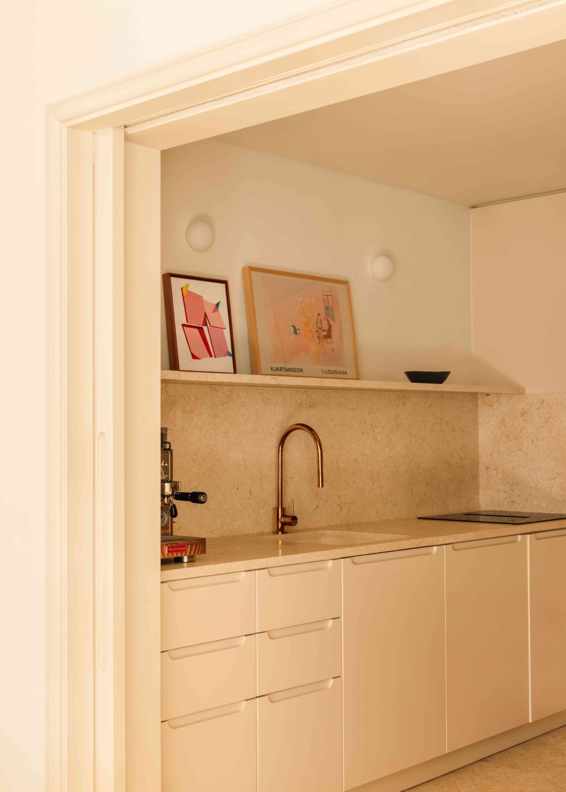Casa da Moeda Apartment in Lisbon by Aurora Arquitectos