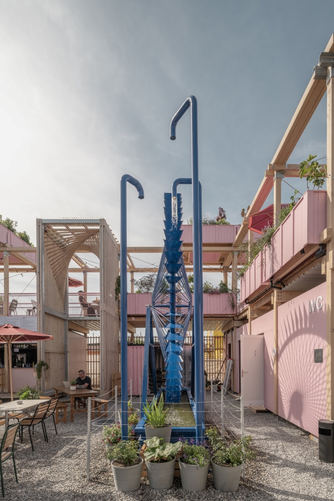 Metal sculpture