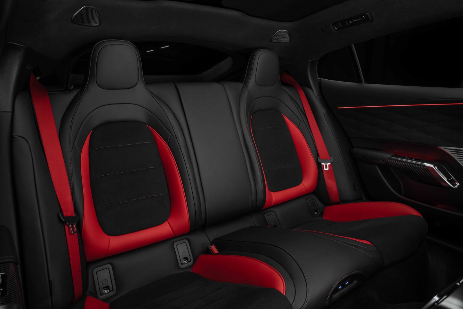 Mercedes-AMG releases the new electric GT 4-Door Coupé, available in two versions: the Mercedes-AMG GT 63 4-Door Coupé 4MATIC+ and the Mercedes-AMG GT 55 4-Door Coupé 4MATIC+