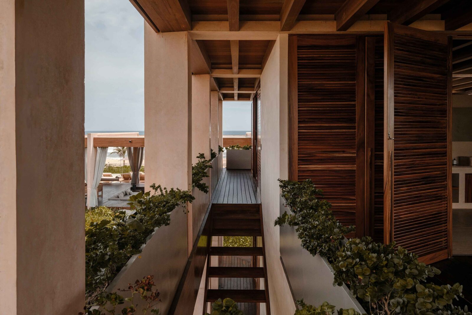 ONTO House in Mexico by CRB Arquitectos