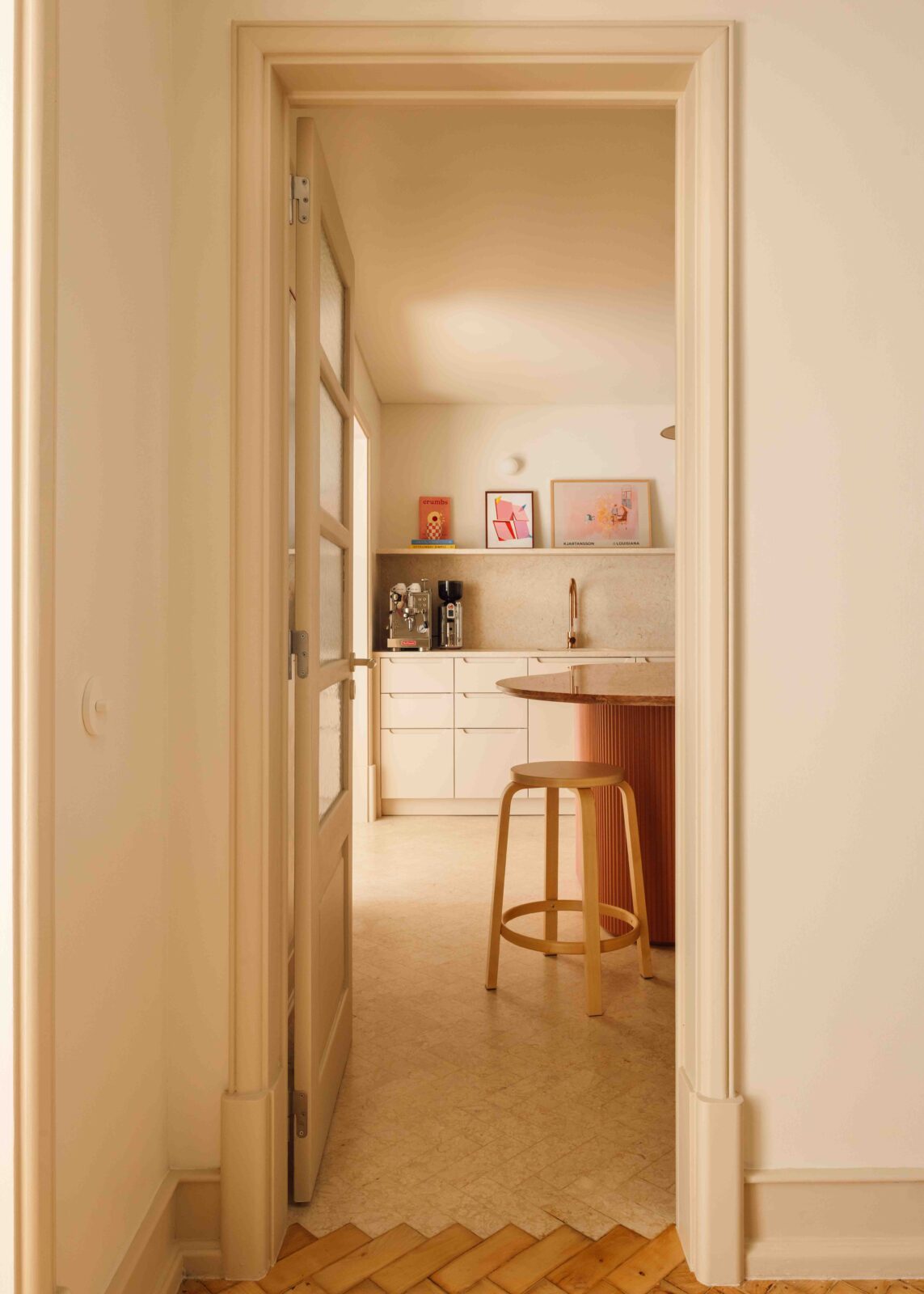 Casa da Moeda Apartment in Lisbon by Aurora Arquitectos
