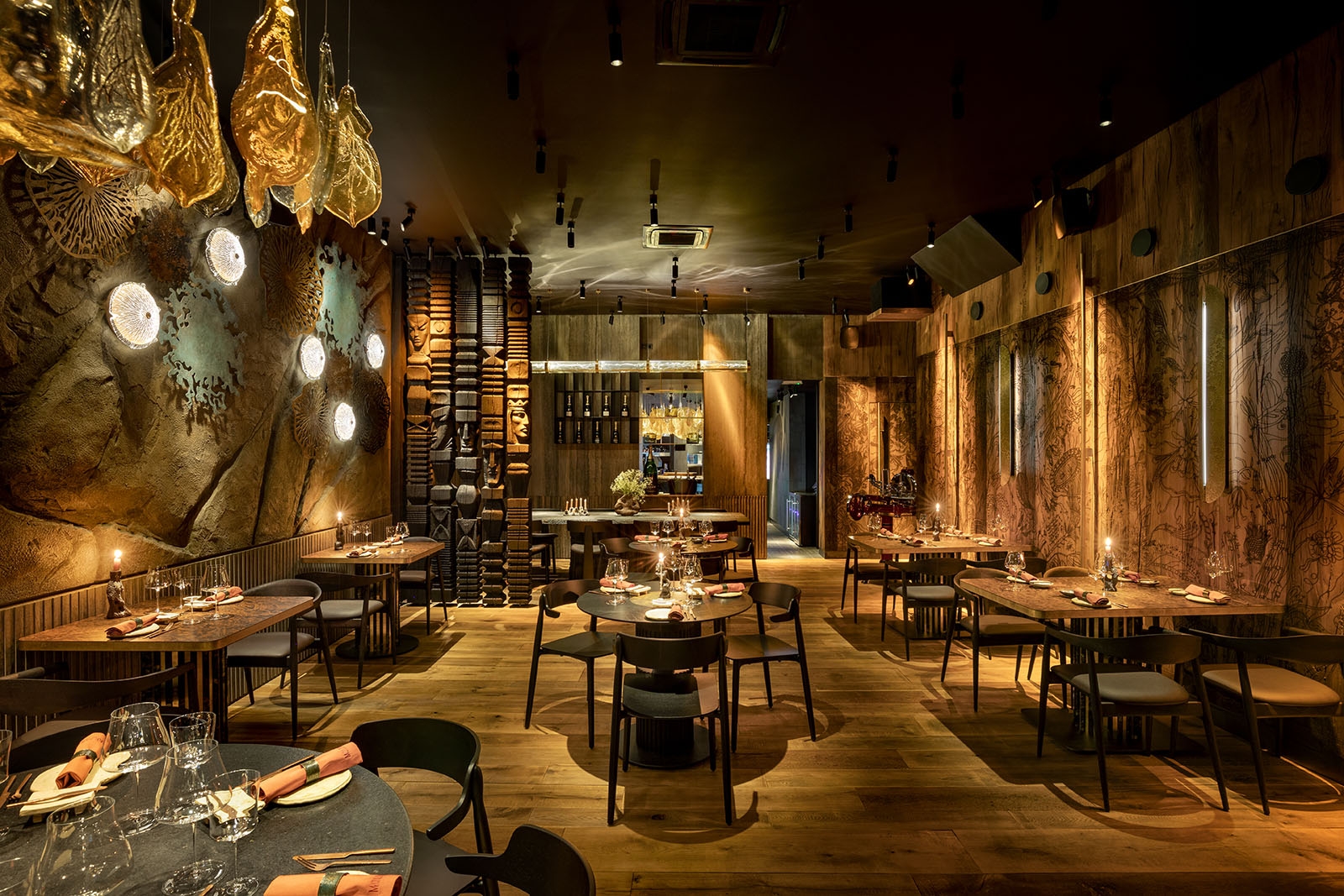 Molfar restaurant lighting design by Expolight