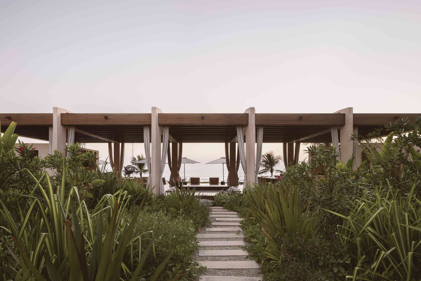 ONTO House in Mexico by CRB Arquitectos