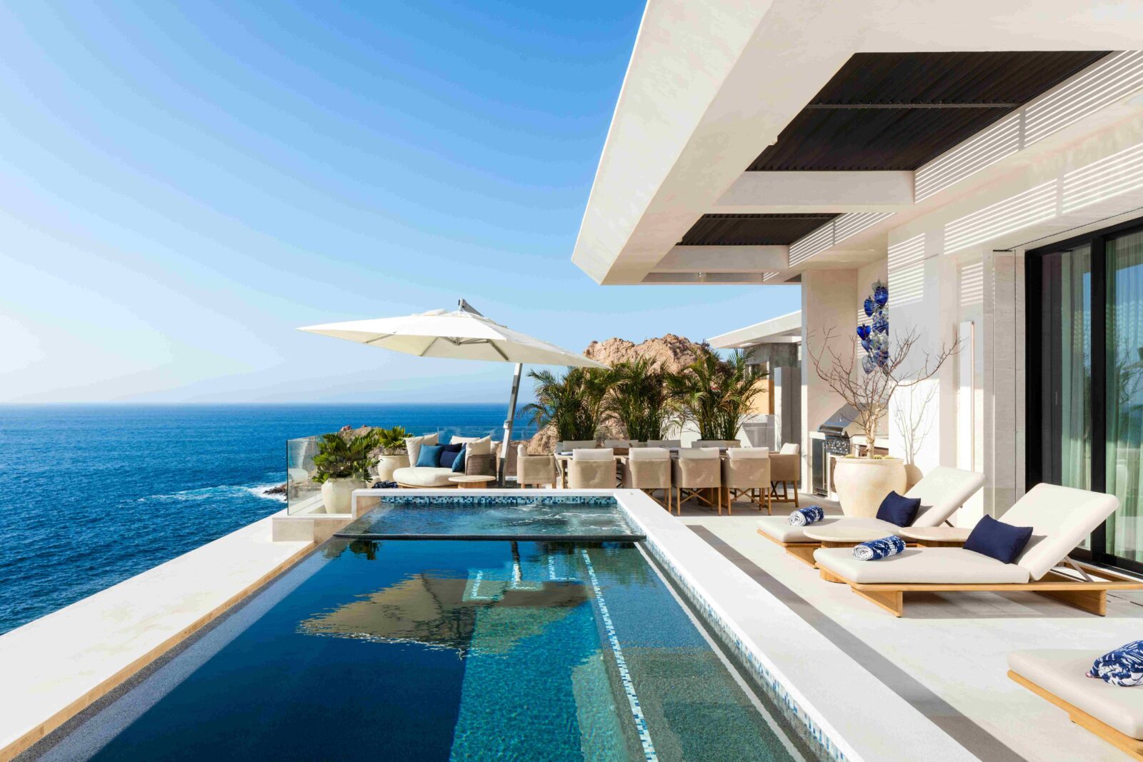 14-C Hillside family vacation house in Los Cabos, Mexico, designed by Progressive Design Firm
