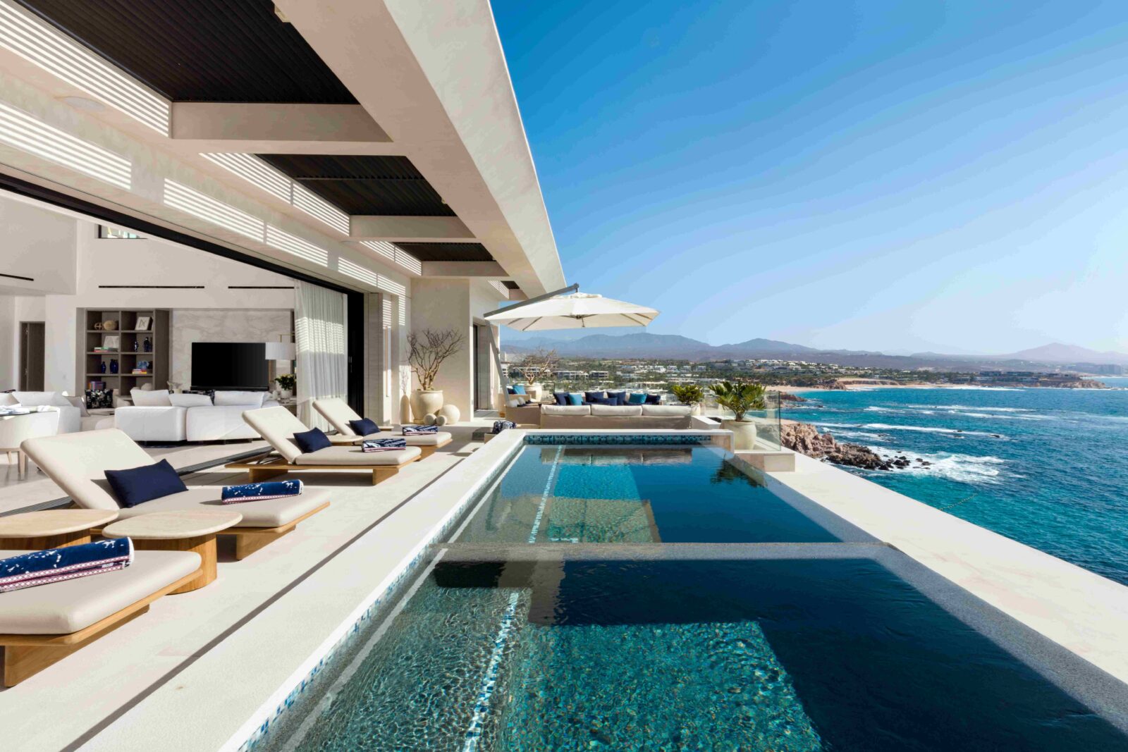 14-C Hillside family vacation house in Los Cabos, Mexico, designed by Progressive Design Firm