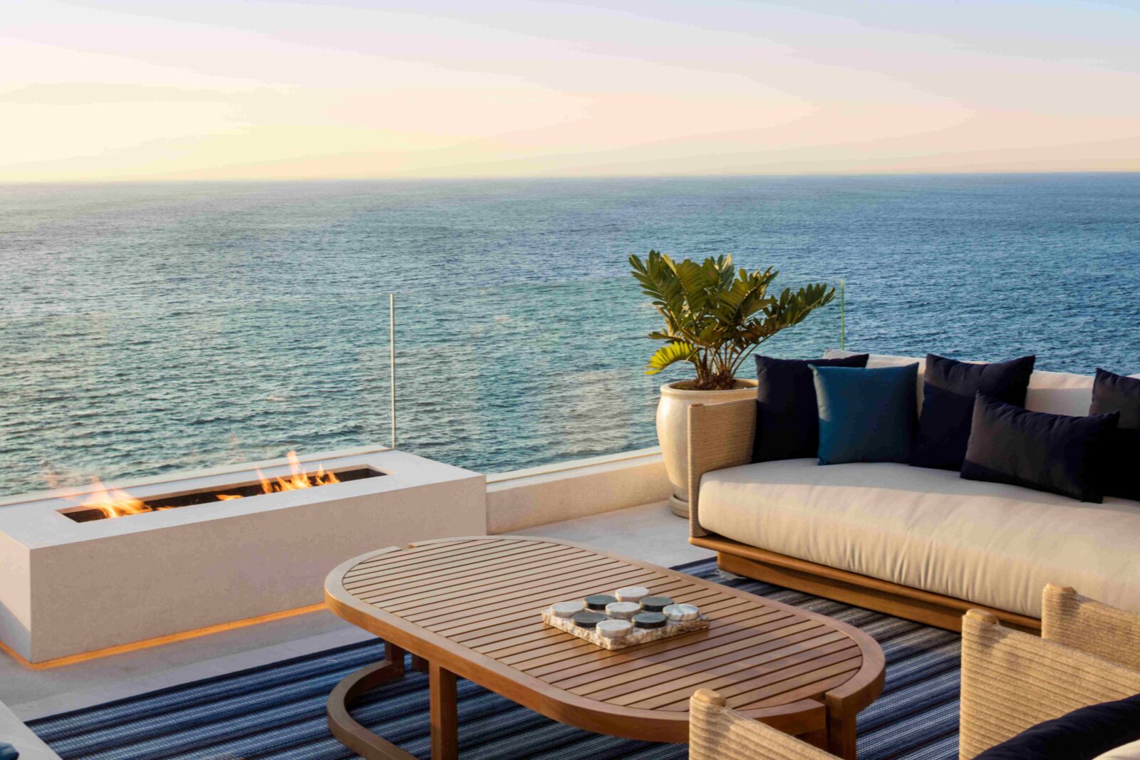 14-C Hillside family vacation house in Los Cabos, Mexico, designed by Progressive Design Firm