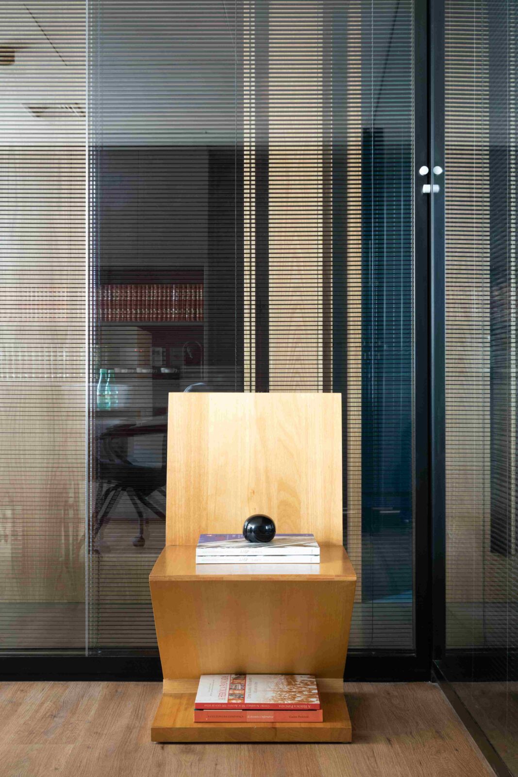Contemporary law office in Edifício Itália by RAWI Arquitetura