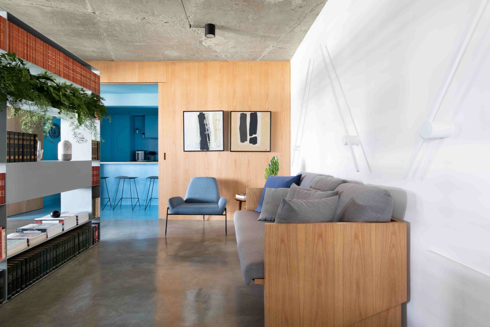 Contemporary law office in Edifício Itália by RAWI Arquitetura