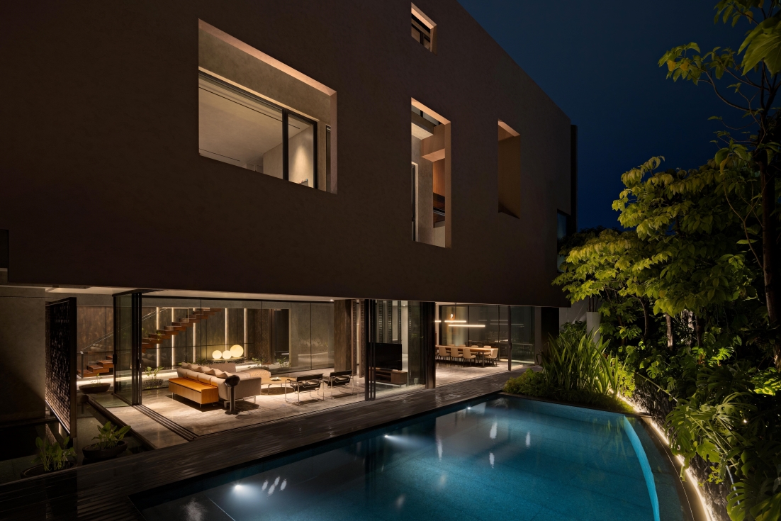 El house water